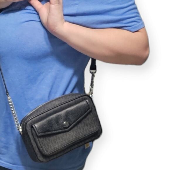 Michael Kors Black Jet Set Travel Medium Pocket Camera Leather Crossbody Bag - Picture 13 of 15